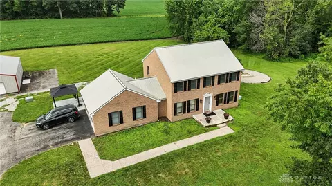 1035 E Possum, Springfield, OH 45502 photo 2