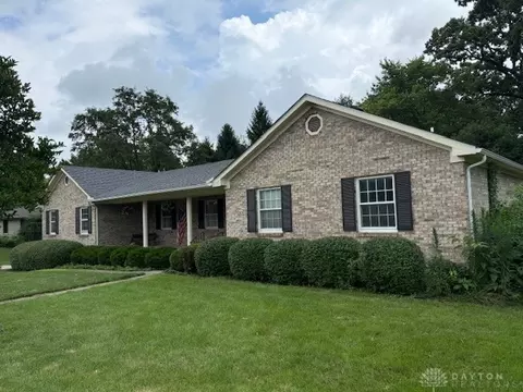 2537 Ridge Rd, Xenia, OH 45385