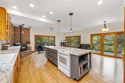 Kitchen - 5737 Brant Rd, Morrow, OH 45152 photo 3 of 5