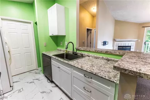 Kitchen - 6650 Wareham Ct #5, Dayton, OH 45459 photo 2 of 2