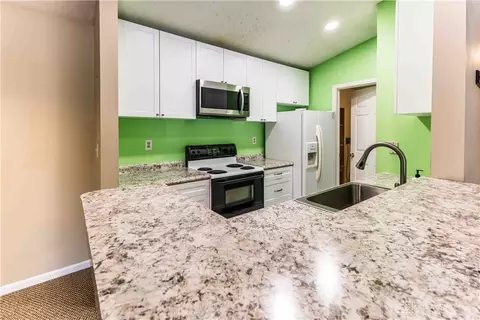 Kitchen - 6650 Wareham Ct #5, Dayton, OH 45459 photo 1 of 2