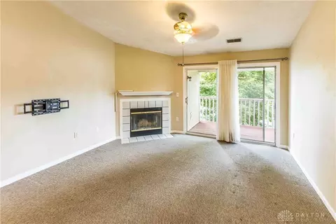 Living - 6650 Wareham Ct #5, Dayton, OH 45459 photo 2 of 2