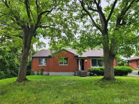 1623 Kensington Dr, Dayton, OH 45406