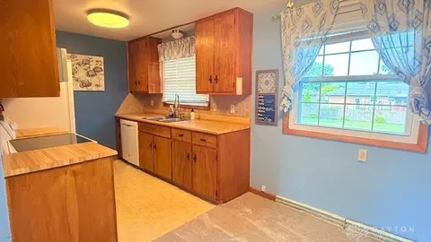 Kitchen - 4843 Middle Urbana Rd, Springfield, OH 45503 photo 2 of 2