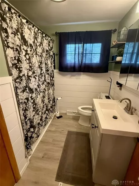 Bath - 4843 Middle Urbana Rd, Springfield, OH 45503 photo 1 of 1