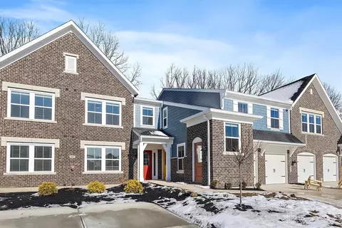 4234 N Apple Branch Dr #55-303, Sugarcreek Township, OH 45459