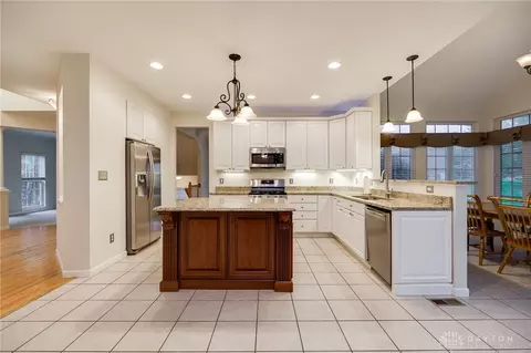 Kitchen - 1582 Gatekeeper Way, Centerville, OH 45458 photo 4 of 5