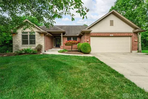 655 Mary Ln, Miamisburg, OH 45342