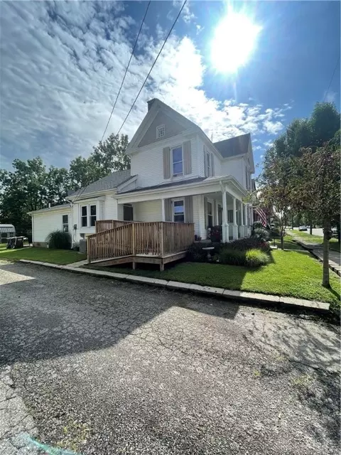 Exterior - 219 E High St, Eaton, OH 45320 photo 10 of 15