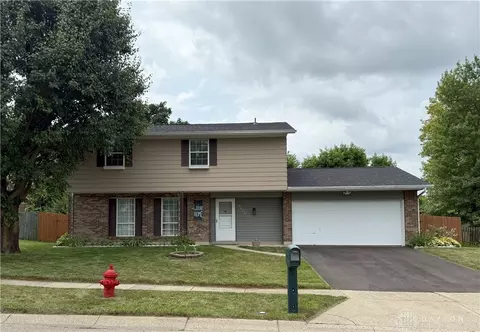 7077 Sandalview Dr, Dayton, OH 45424