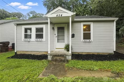 454 Valley View Dr, South Lebanon, OH 45065