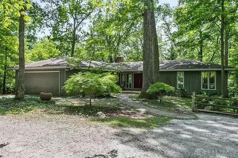 1 Iveswood Dr, Oxford, OH 45056