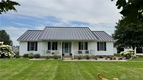 2532 Flakes Ford Rd, Washington Court House, OH 43160
