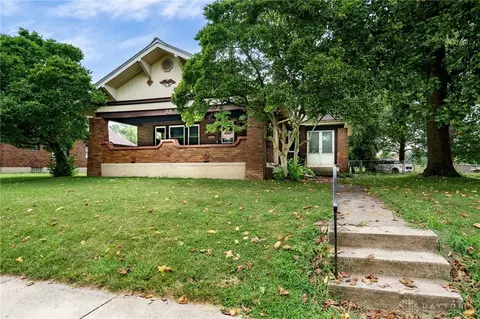 33 Watervliet Ave, Dayton, OH 45420