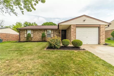 6135 Moss Hill Ct, Dayton, OH 45424