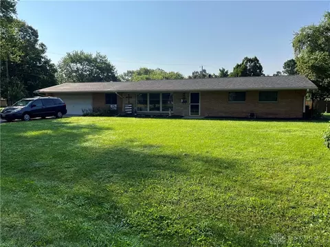 4007 Eckworth Dr, Bellbrook, OH 45305