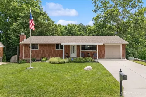 650 Peach Orchard Dr, Dayton, OH 45449
