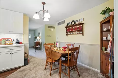 Dining - 4543 Mumper Rd, Springfield, OH 45502 photo 2 of 2