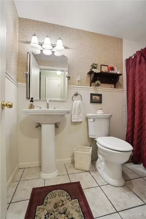 Bath - 4543 Mumper Rd, Springfield, OH 45502 photo 4 of 4