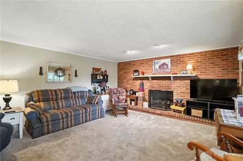 Living - 4543 Mumper Rd, Springfield, OH 45502 photo 1 of 1