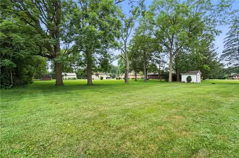 Exterior - 4543 Mumper Rd, Springfield, OH 45502 photo 7 of 10