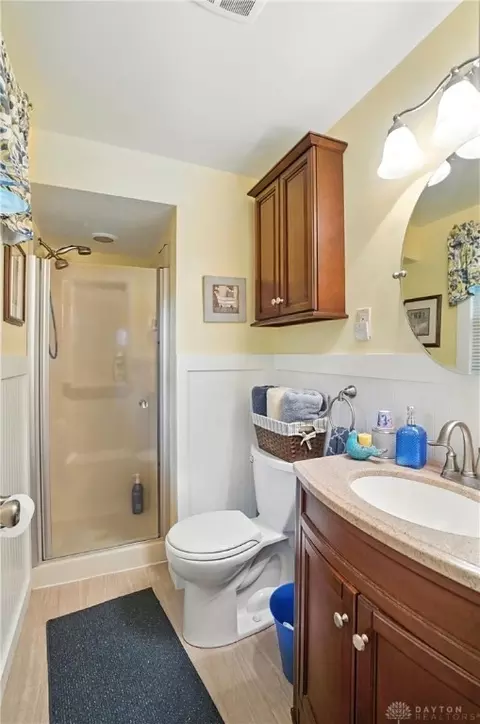 Bath - 4543 Mumper Rd, Springfield, OH 45502 photo 2 of 4