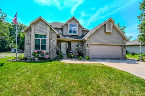 1704 Echo Lake Dr, Piqua, OH 45356