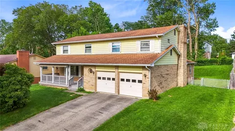 636 Silverleaf Dr, Dayton, OH 45431