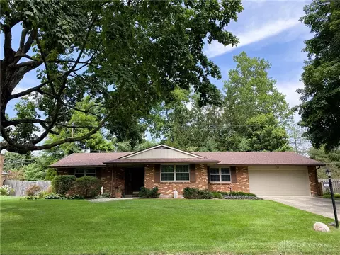 2917 Meadow Park Dr, Dayton, OH 45440
