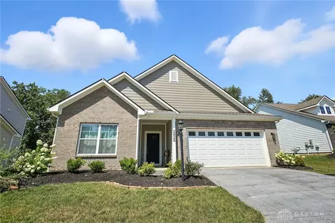 2826 Greenridge Cir, Beavercreek, OH 45431