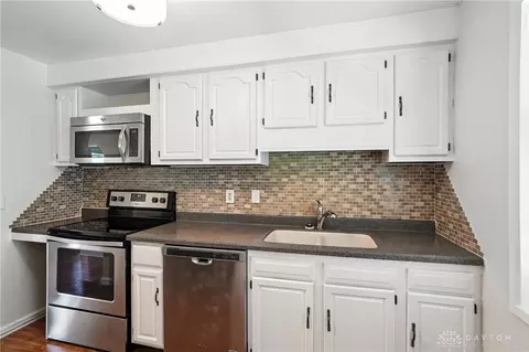 Kitchen - 320 E Dorothy Ln, Dayton, OH 45419 photo 3 of 3