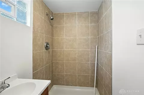 Bath - 320 E Dorothy Ln, Dayton, OH 45419 photo 3 of 3