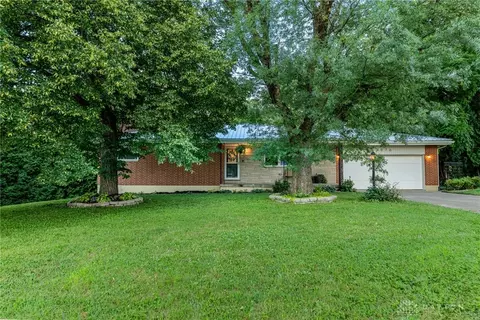 2876 College Hill Ct, Dayton, OH 45431