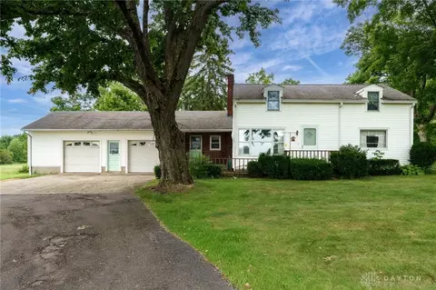 7920 Agenbroad Rd, New Carlisle, OH 45344