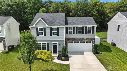 2692 Kingman Dr, Xenia, OH 45385