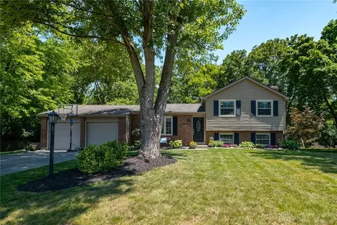 1660 Garry Dr, Bellbrook, OH 45305