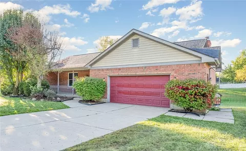2451 Dakem Dr, Dayton, OH 45434