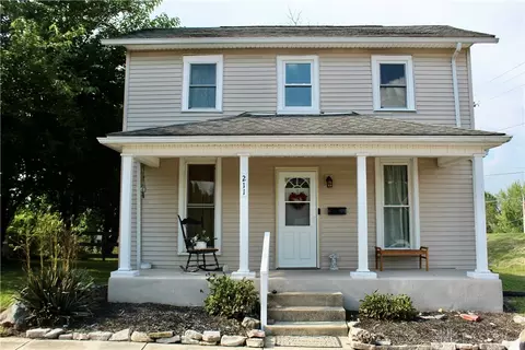 211 E Plum St, Tipp City, OH 45371
