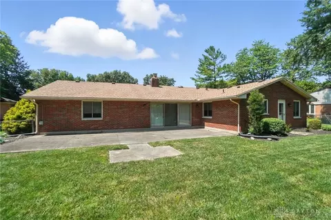 Exterior - 5124 Cloudsdale Dr, Kettering, OH 45440 photo 7 of 11
