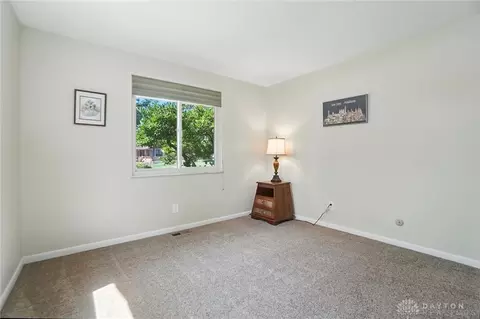 Bedroom - 5124 Cloudsdale Dr, Kettering, OH 45440 photo 4 of 7