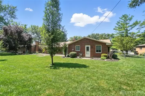 Exterior - 5124 Cloudsdale Dr, Kettering, OH 45440 photo 5 of 11