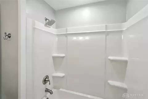 Bath - 5124 Cloudsdale Dr, Kettering, OH 45440 photo 6 of 6