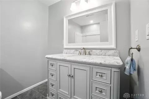 Bath - 5124 Cloudsdale Dr, Kettering, OH 45440 photo 4 of 6