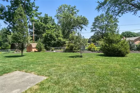 Exterior - 5124 Cloudsdale Dr, Kettering, OH 45440 photo 10 of 11