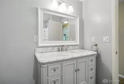 Bath - 5124 Cloudsdale Dr, Kettering, OH 45440 photo 5 of 6