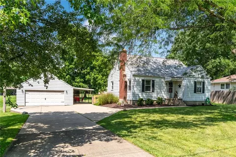 321 N Diamond Mill Rd, New Lebanon, OH 45345