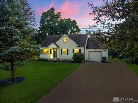 1653 Milner Dr, Dayton, OH 45432