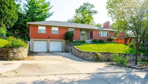 15 Shafor Blvd, Oakwood, OH 45409