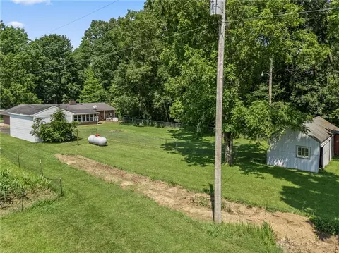 Exterior - 2790 Sears Rd, Spring Valley, OH 45370 photo 9 of 13