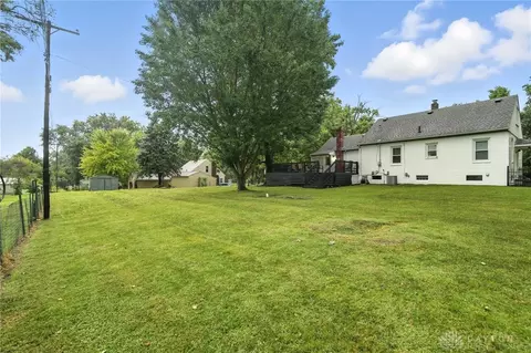 Exterior - 224 E Downey Dr, Springfield, OH 45504 photo 5 of 15
